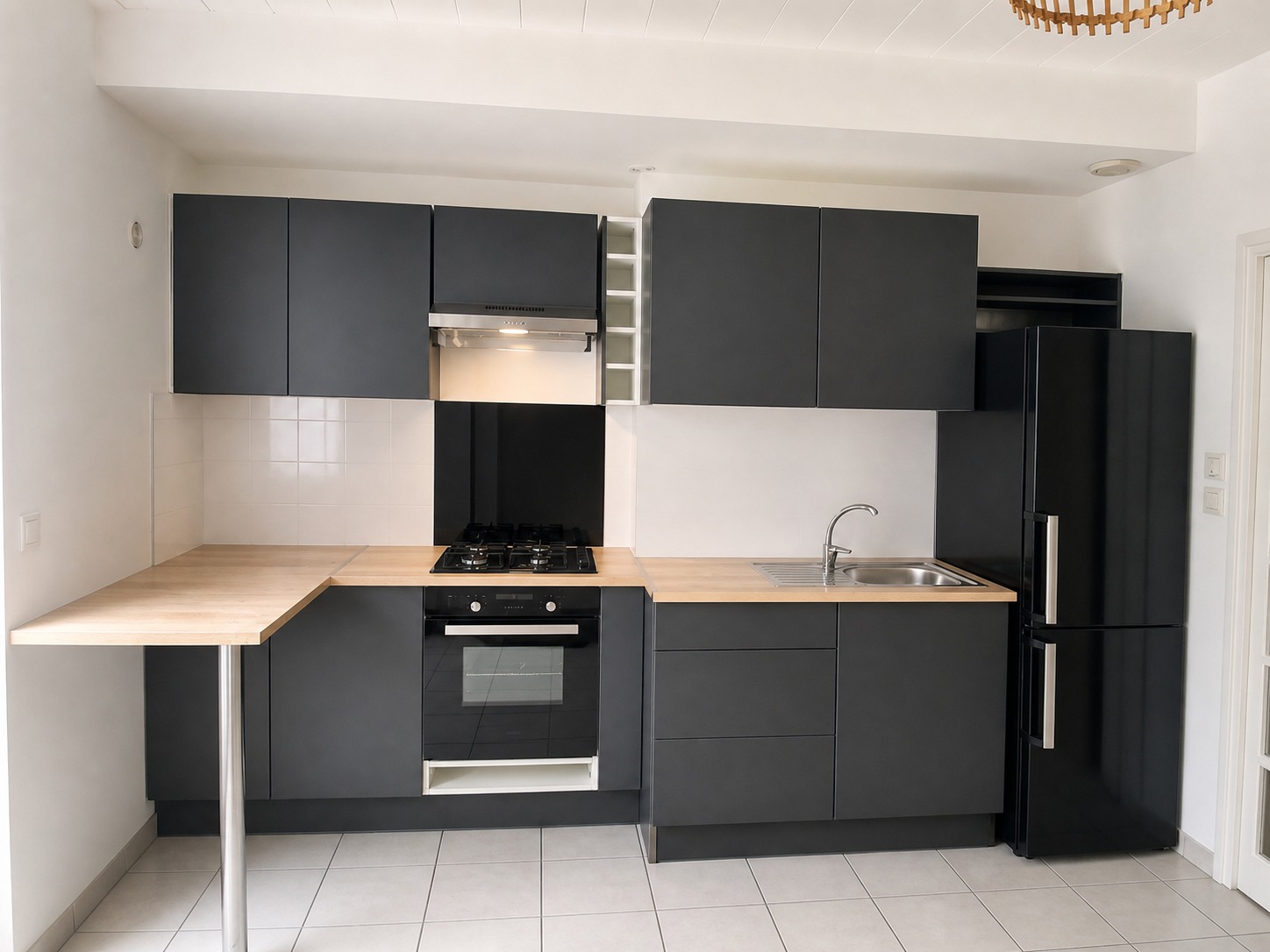 Aménagement d’une cuisine anthracite